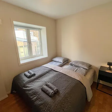 Parken Central - Downtown Home With 2Br, Balcony, Private Parking And Elevator Ålesund Exterior photo
